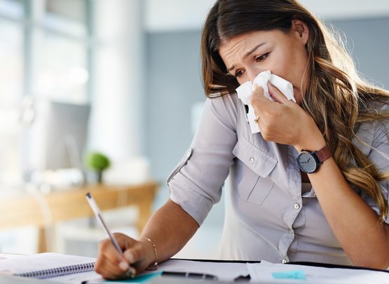 10 Tipps, um mit der Pollenallergie am Arbeitsplatz umzugehen